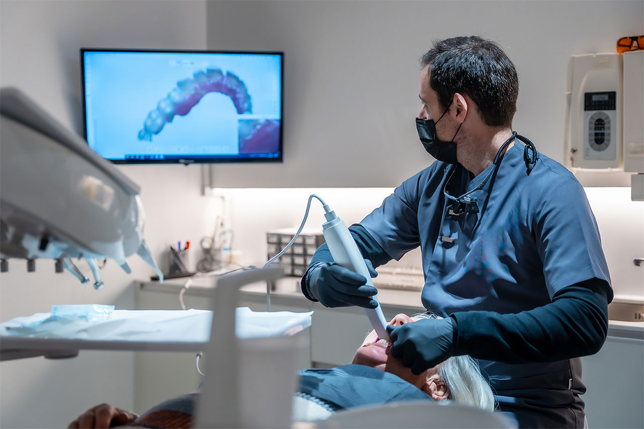Unique Smiles of McHenry | Intraoral Cameras in McHenry: How Seeing Your Teeth Up Close Can Improve Dental Care